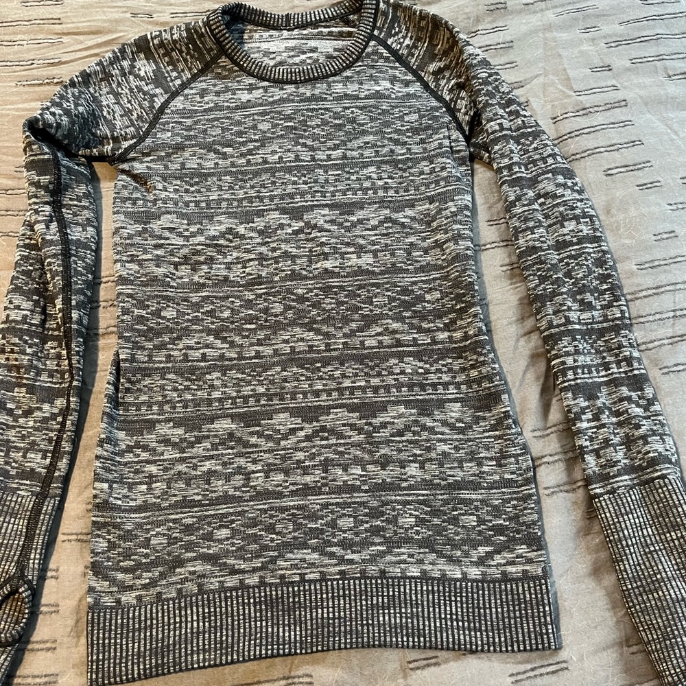 Lululemon long sleeve swiftly.